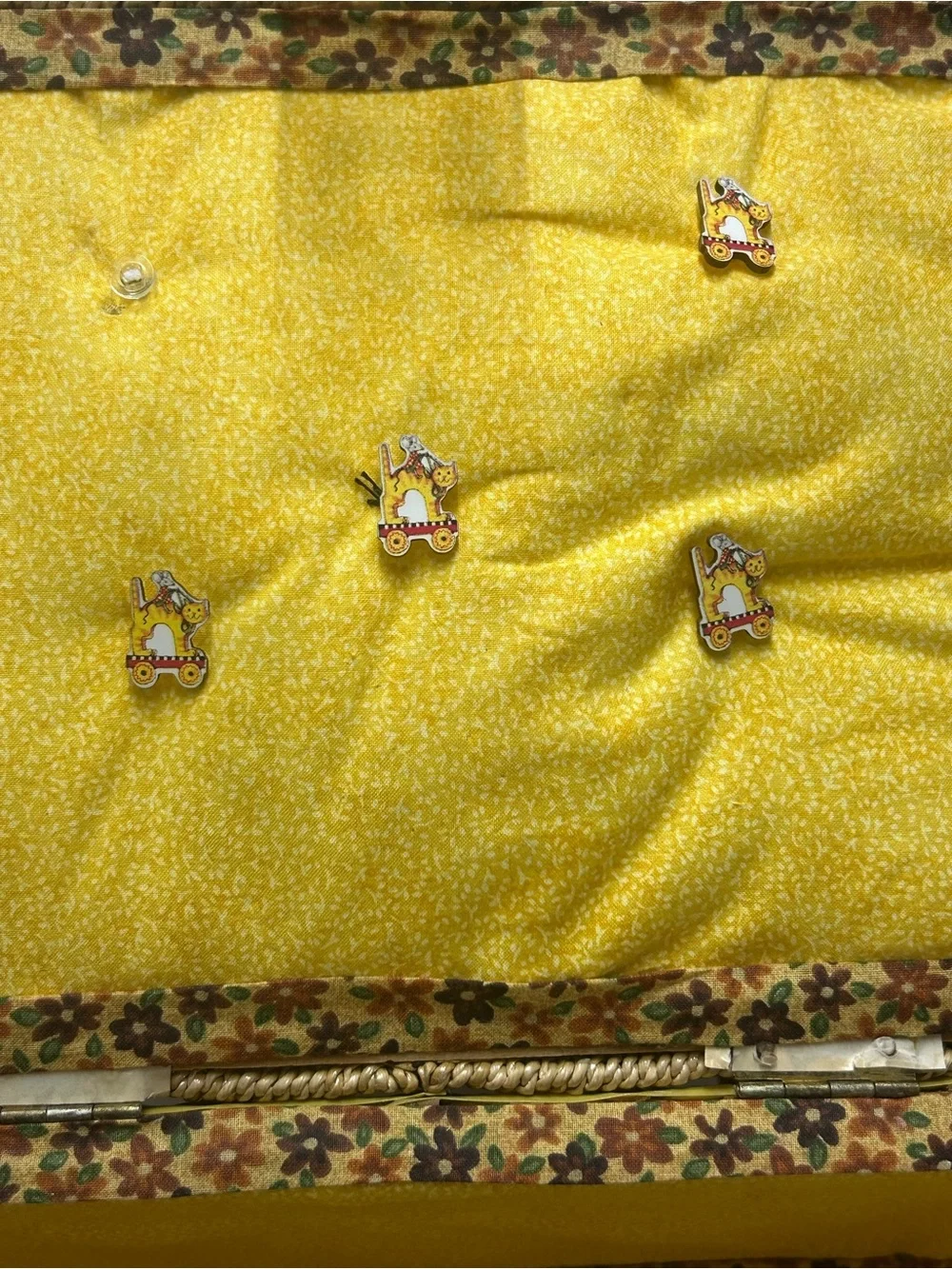 Vintage Japan Wicker Sewing Basket Yellow Floral Cat Mouse Button Embellishments